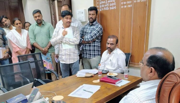 Moinabad tahsildar inspection by additional collector