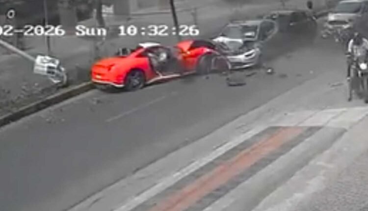 Ferrari Car Accident on Jubilee Hills Road No.45