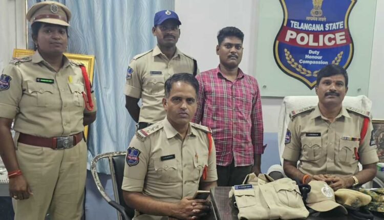 Fake police officer held at Secretariat in Hyderabad